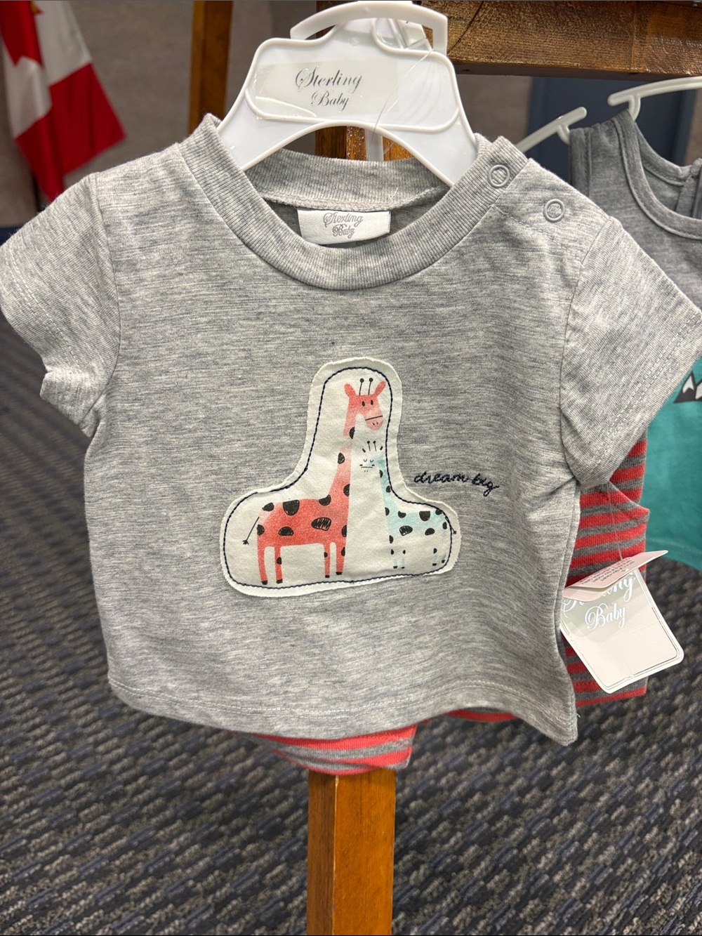 Sterling Baby Grey Short-Sleeve Giraffe Appliqué Tee